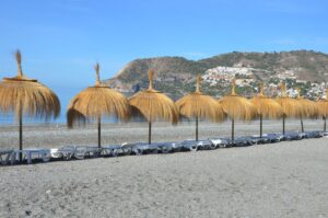 Bucear en La Herradura y Marina del Este: paredes faciles en Granada
