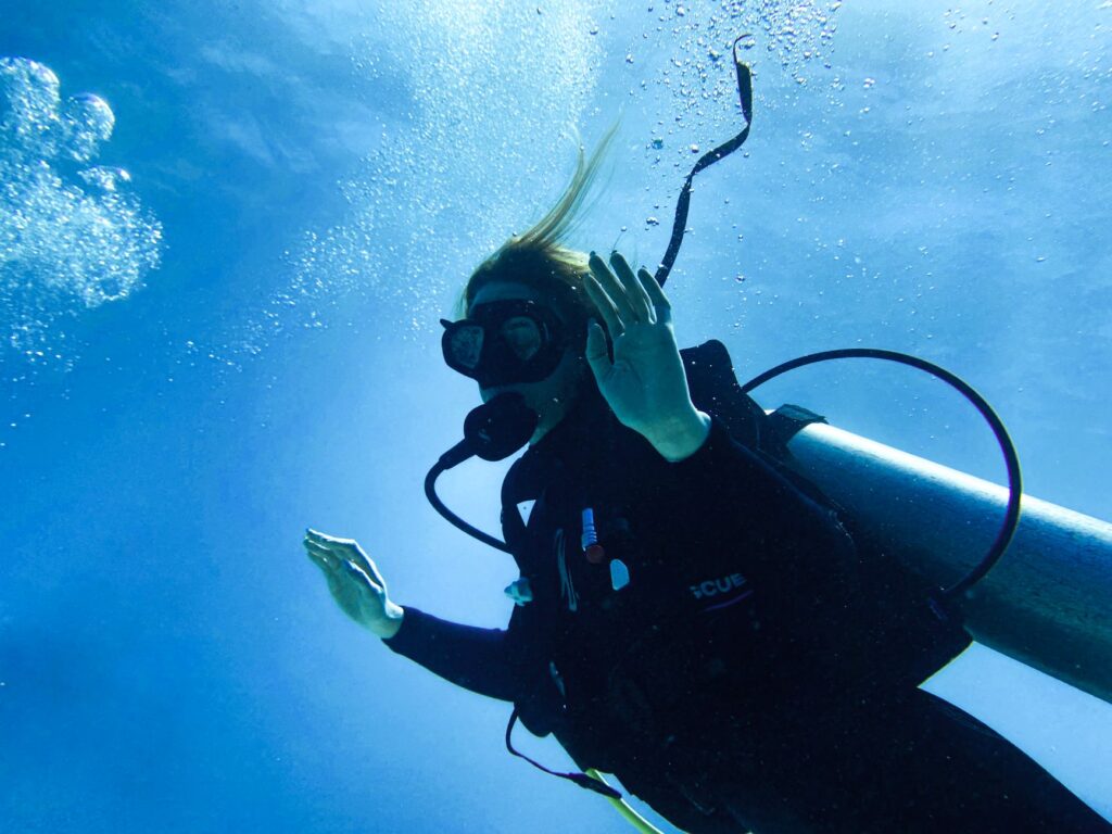 El sistema de compañeros en el buceo: por qué es una regla de oro
